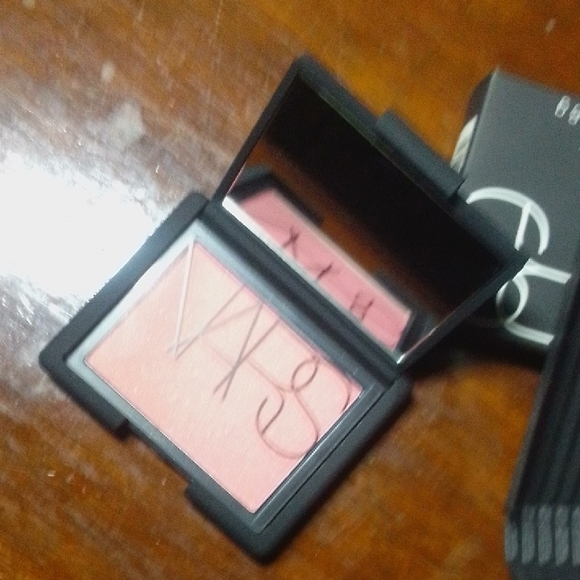 NARS Blush in Elegant Black Case - Picture 4 of 4